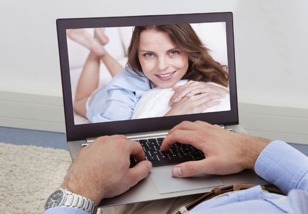 СКАНДАЛ У БАЊАЛУЦИ: Васпитач тражио од девојчице (13) да му пошаље слике нечега “што се крије испод гаћица”